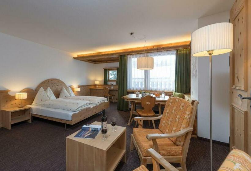 Номер Superior с Балконом, Seraina