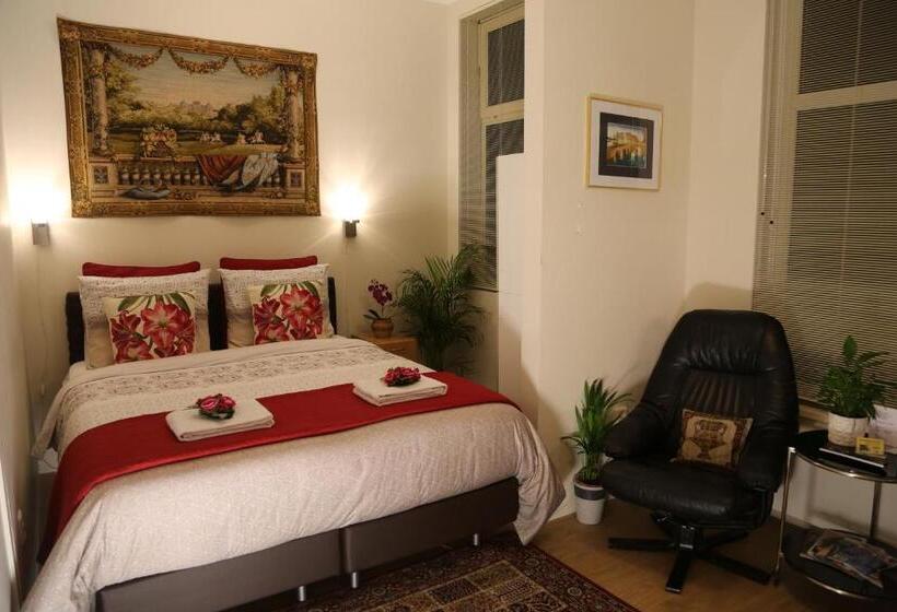 Номер Deluxe Вид на Сад, Antonius Bed And Breakfast