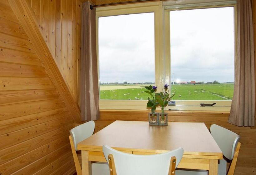 스탠다드 스튜디오, B&b En Vakantiehuisje Ursula