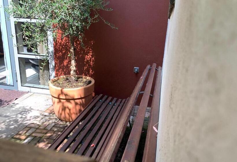 标准间带露台, Zocher6 Bnb A Monumental Town House In The City Center