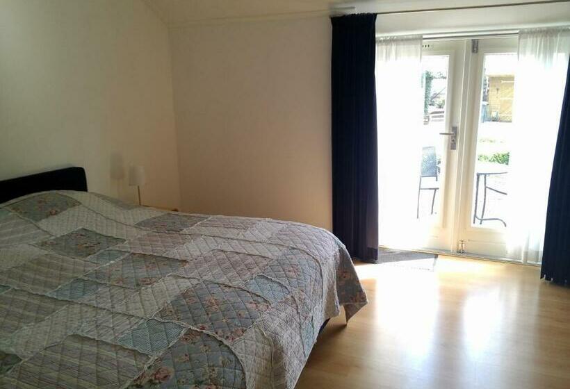 스탠다드 룸, Bed & Breakfast Uiterburen