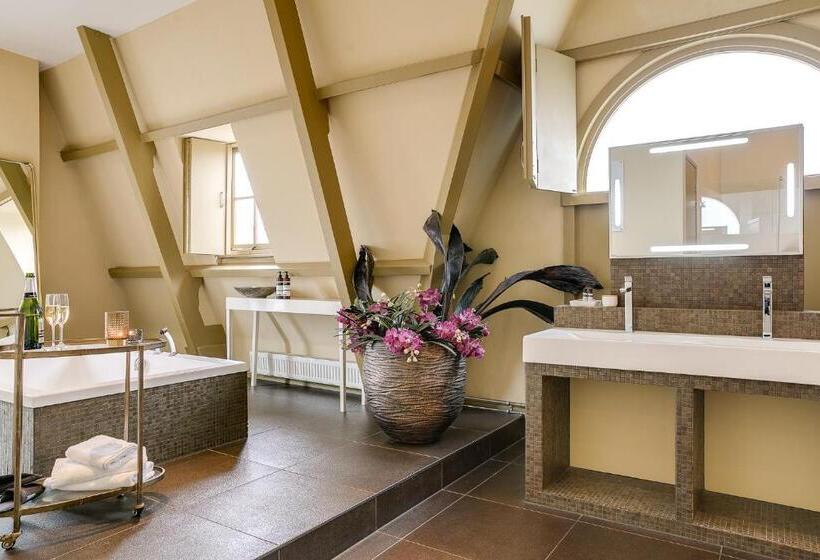 이그제큐티브 스위트, Brasss Hotel Suites