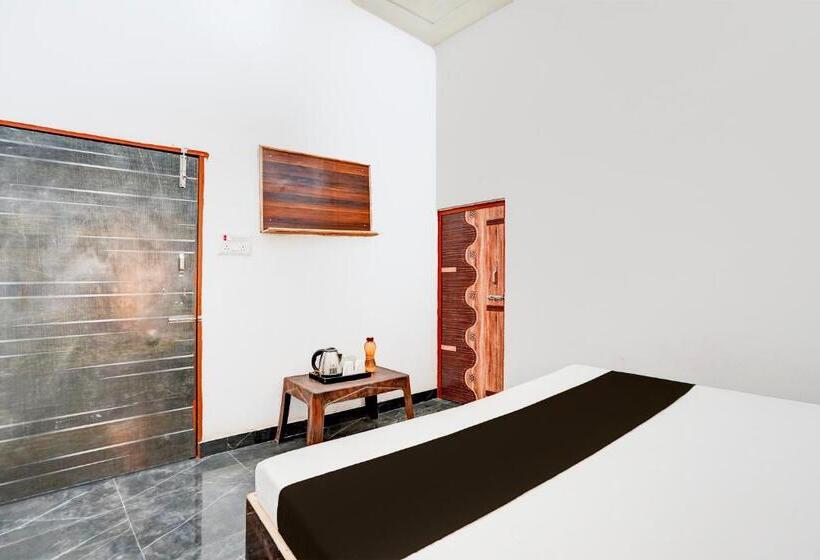 Трехместный Номер Классика, Oyo Royal Residency