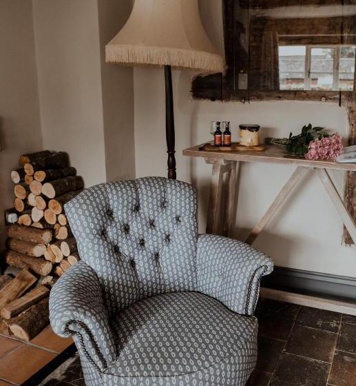 スタンダードルーム, The Fitzherbert Farmhouse