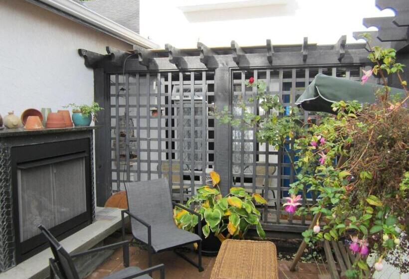 スイート, Heathergate Cottage And Suites