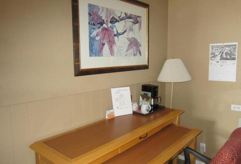 Номер Deluxe, Bulkley Valley Motel
