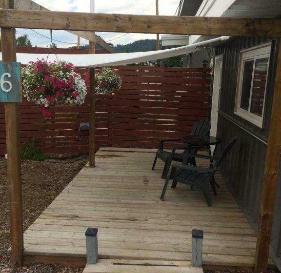 סוויטה, Pinewood Inn