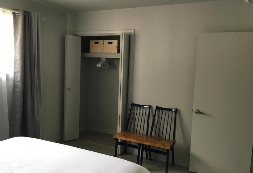 סוויטת 2 חדרי שינה, Pinewood Inn