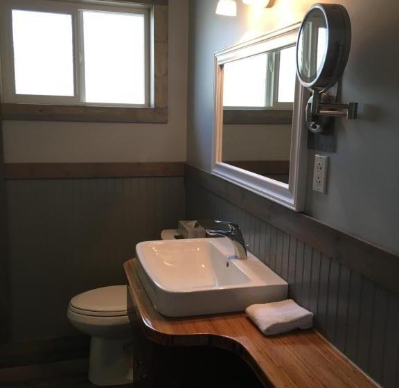 סוויטת 2 חדרי שינה, Pinewood Inn