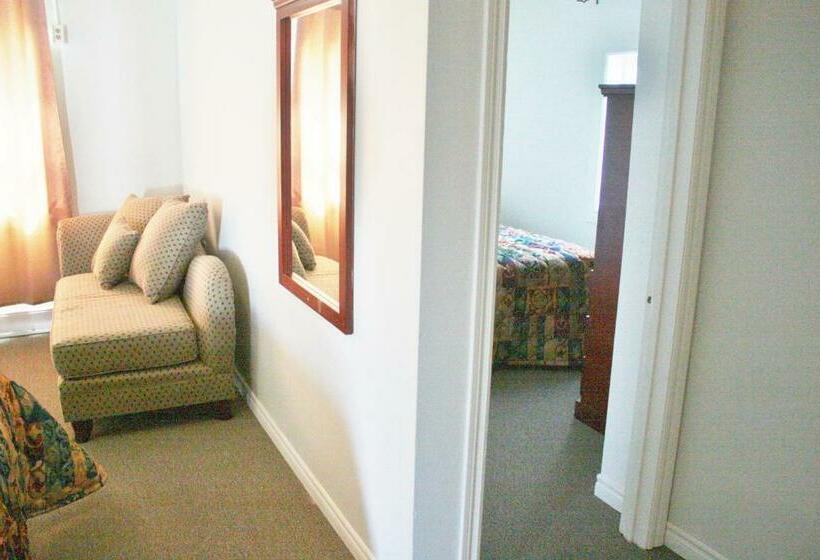 家庭间, Tulip Motel