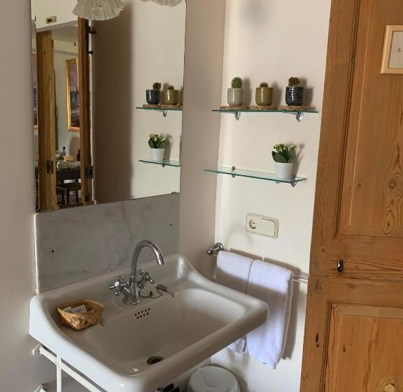 اتاق استاندارد, B&b Can Casadella