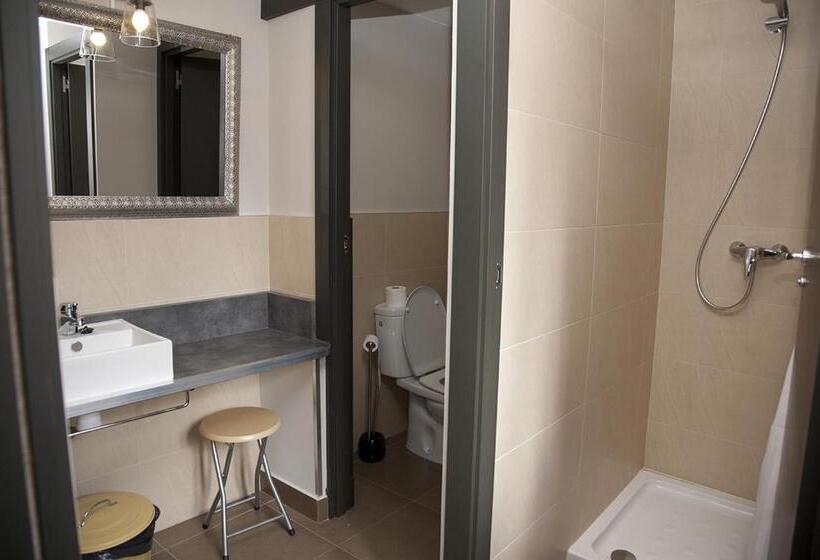Четырехместный Номер Стандарт, Hostel Albergue Monte Perdido