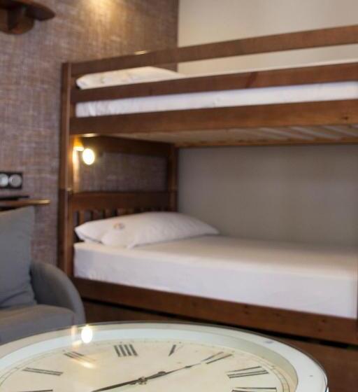 Четырехместный Номер Стандарт, Hostel Albergue Monte Perdido
