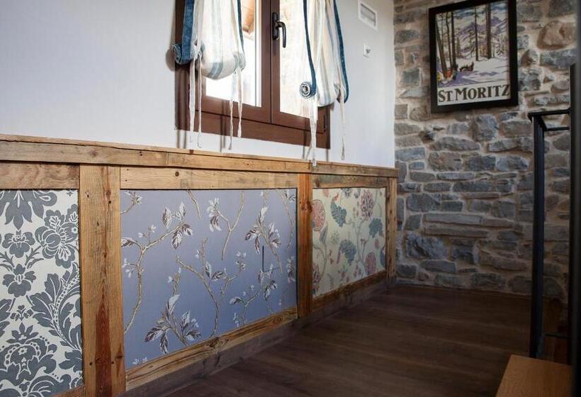 Семейный Номер, Hostel Albergue Monte Perdido