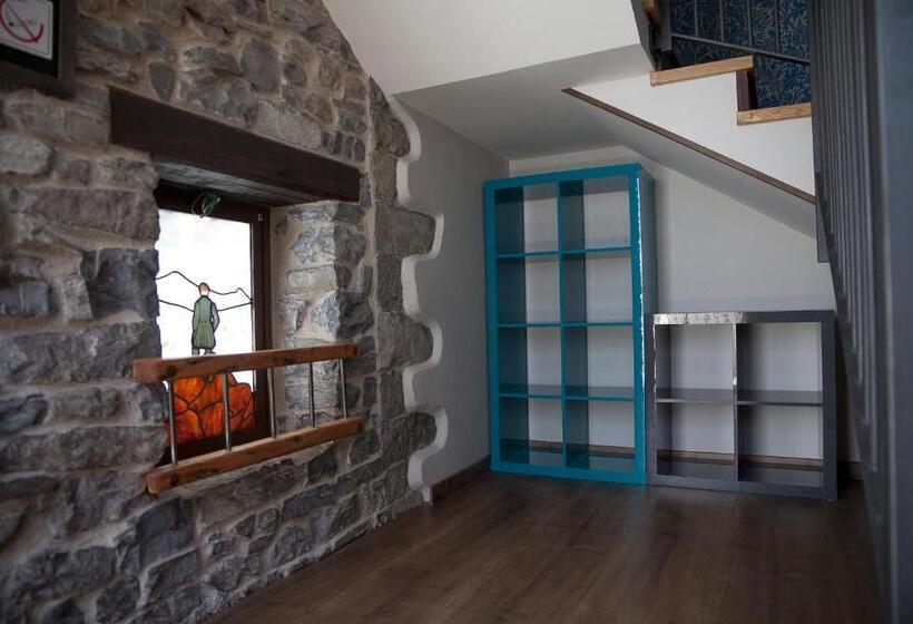 Семейный Номер, Hostel Albergue Monte Perdido