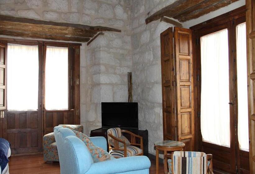 جناح, Concejo Hospederia