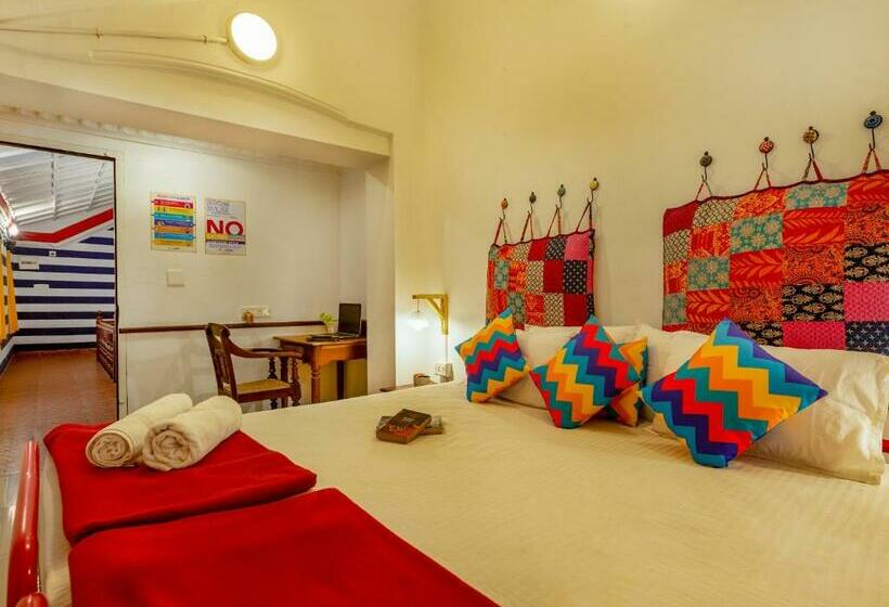 اتاق لوکس, Gostops Kochi