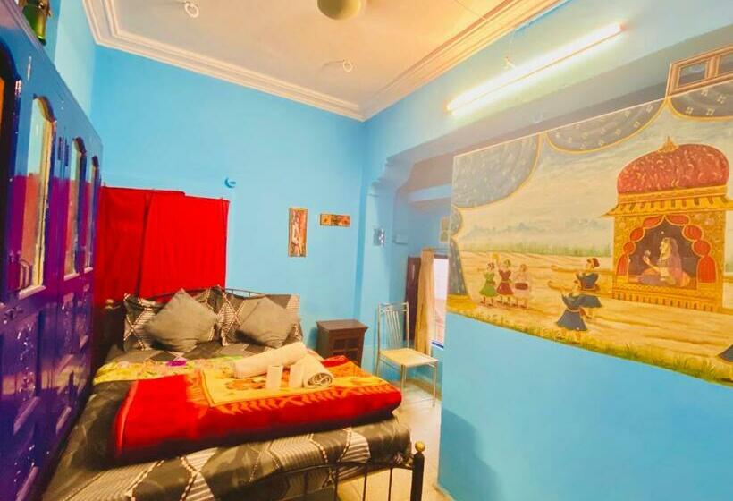 豪华房间, Bob Hostel