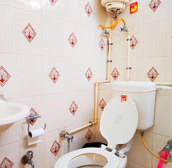 经济房, Bob Hostel