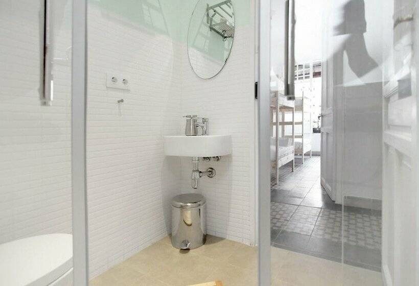اتاق استاندارد با سرویس بهداشتی مشترک, Cordoba Bed And Be   Hostel