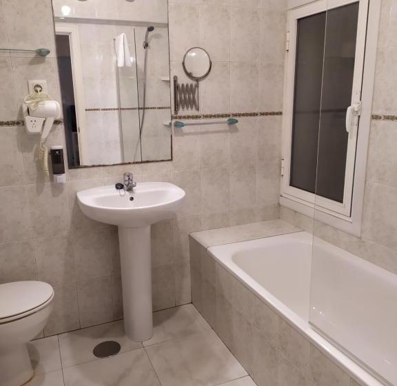 Четырехместный Номер Стандарт, Hostal Lucy