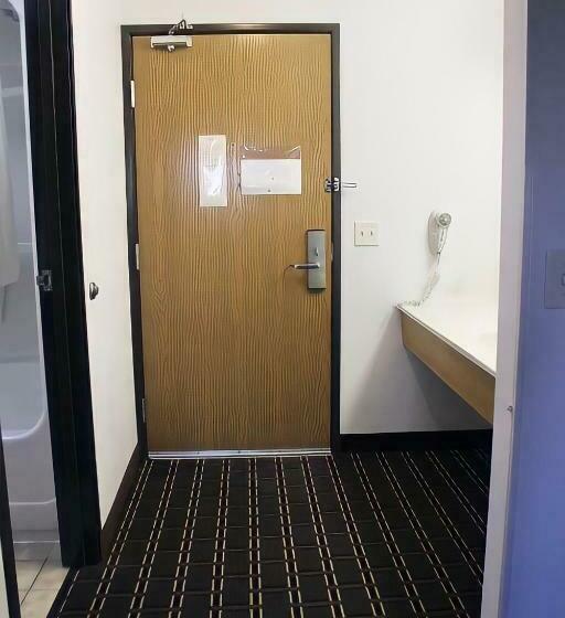 스탠다드 룸, Amerivu Inn And Suites
