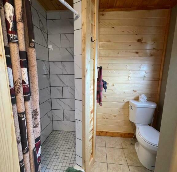 Номер Deluxe, The Fishing Bear Lodge