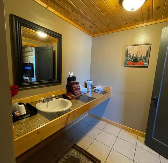 디럭스 스위트, The Fishing Bear Lodge