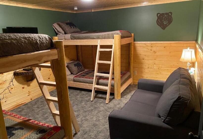 패밀리 스위트, The Fishing Bear Lodge