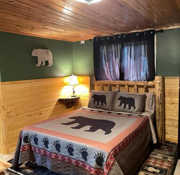 Family Suite, The Fishing Bear Lodge