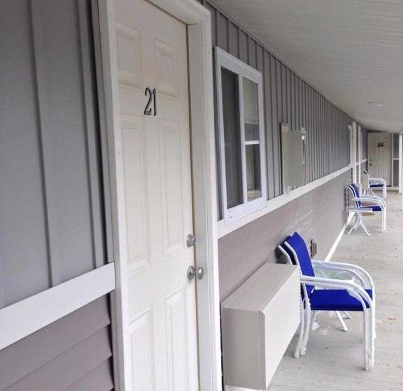 Номер Стандарт, Watkins Motel