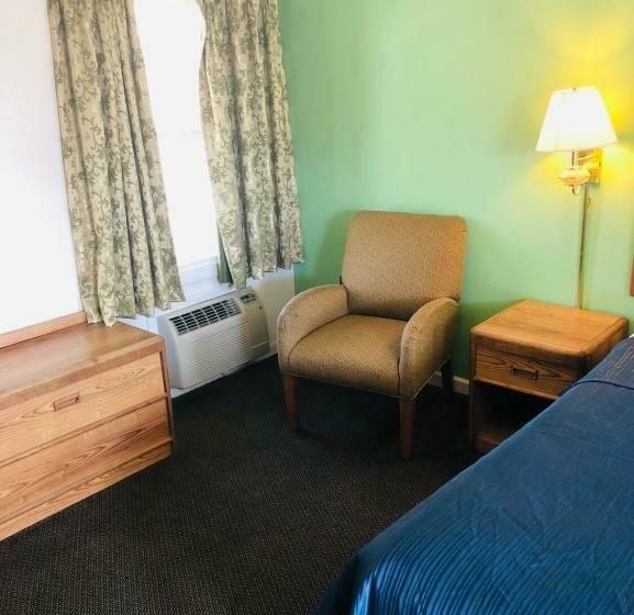 キングサイズベッドのスタンダードルーム, Woodridge Motel