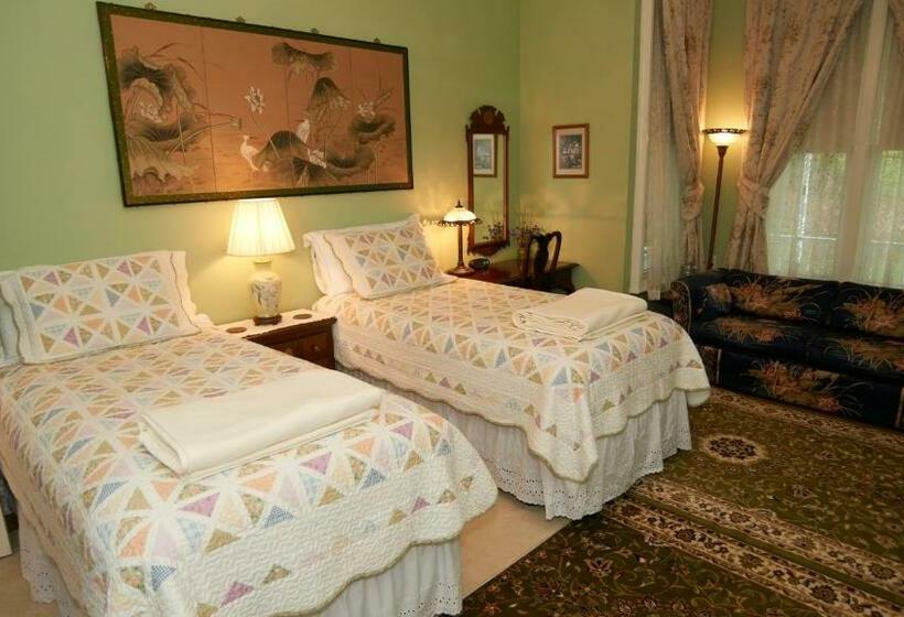 带大床的套房, Center Harbor Sutton House B & B