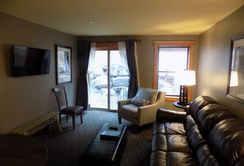 Deluxe Suite King Bed, Breck Inn