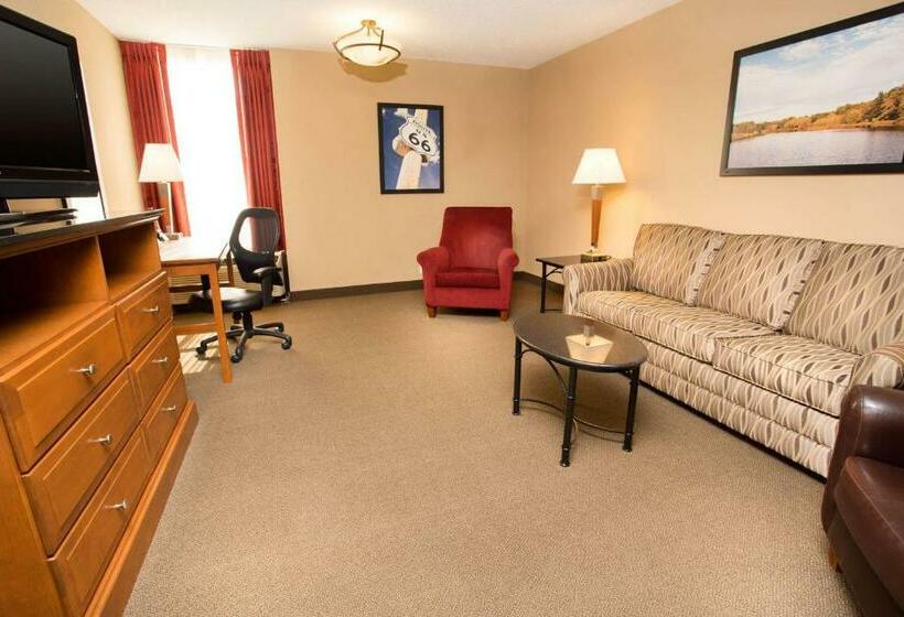带大床的套房, Drury Inn & Suites Springfield Mo