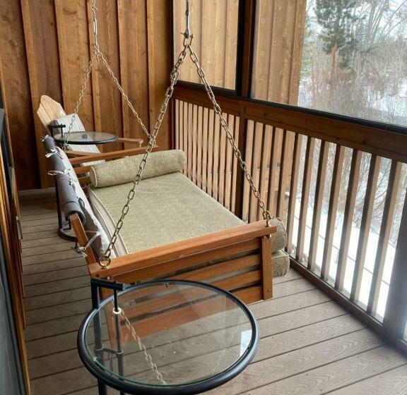 스위트 킹사이즈 침대, Twisp River Suites