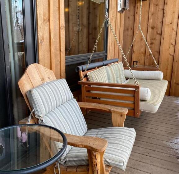 스위트, Twisp River Suites