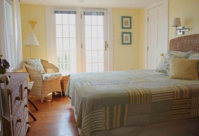 Номер Стандарт Двуспальная Кровать Вид на Море, An English Garden Bed & Breakfast