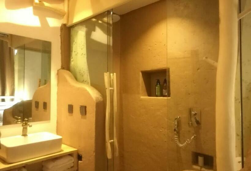 اتاق استاندارد, Right Here