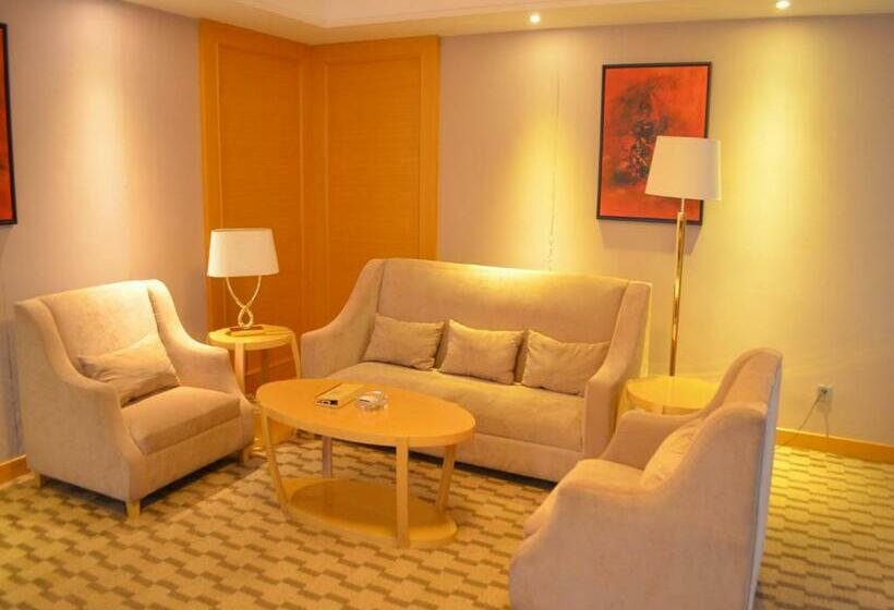 Family Suite, Hui Fu Jinling