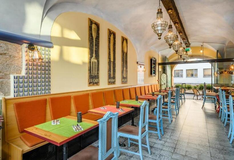 اتاق عادی, Maison Bistro &
