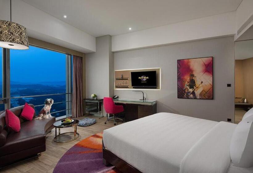 带大床的豪华间, Hard Rock Hotel Shenzhen