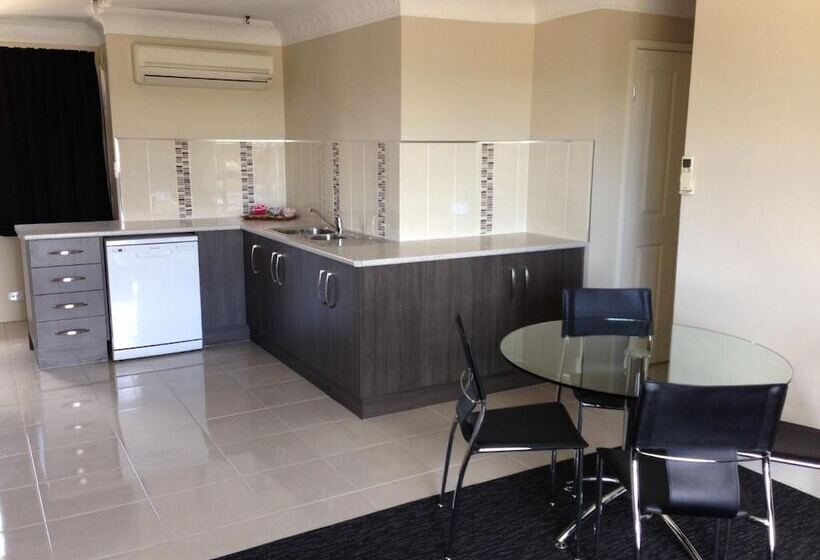 침실 3개 아파트, Leichhardt Motor Inn