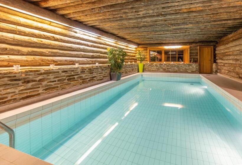 Номер Стандарт Четырехместный Совместный Санузел, Kuukkeli Log Houses Aurora Resort