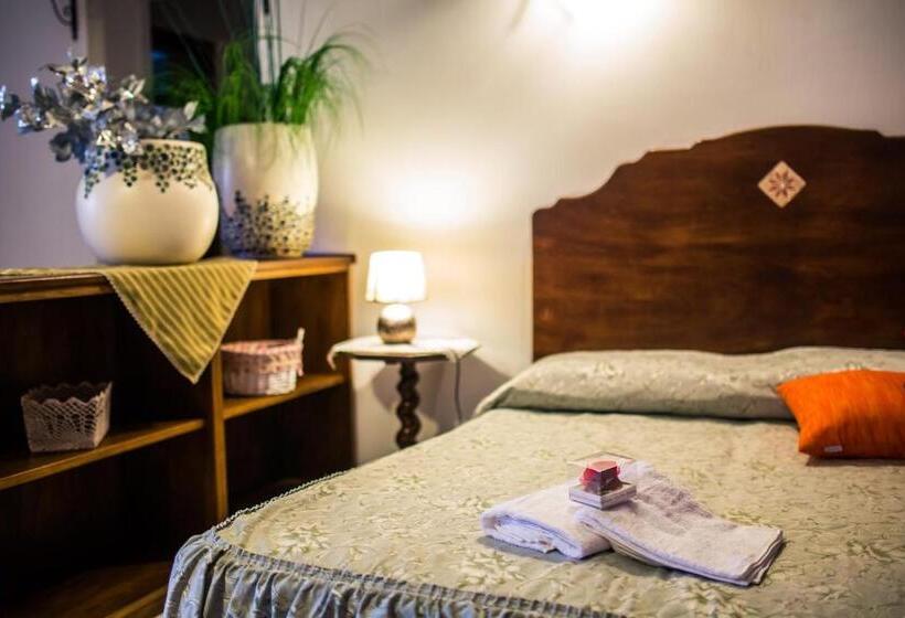 آپارتمان خانوادگی, Casa Papiro