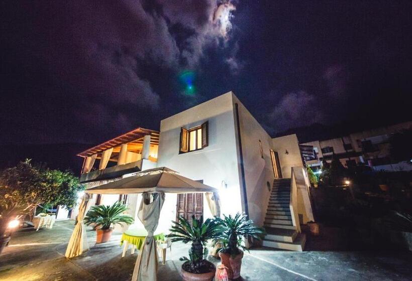 带海景的高档工作室, Casa Papiro