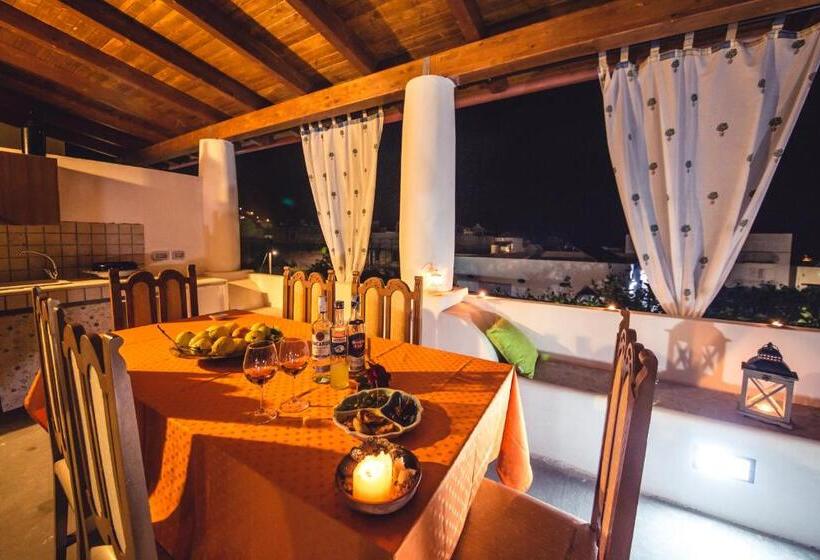 1 Bedroom Deluxe Apartment Sea View, Casa Papiro