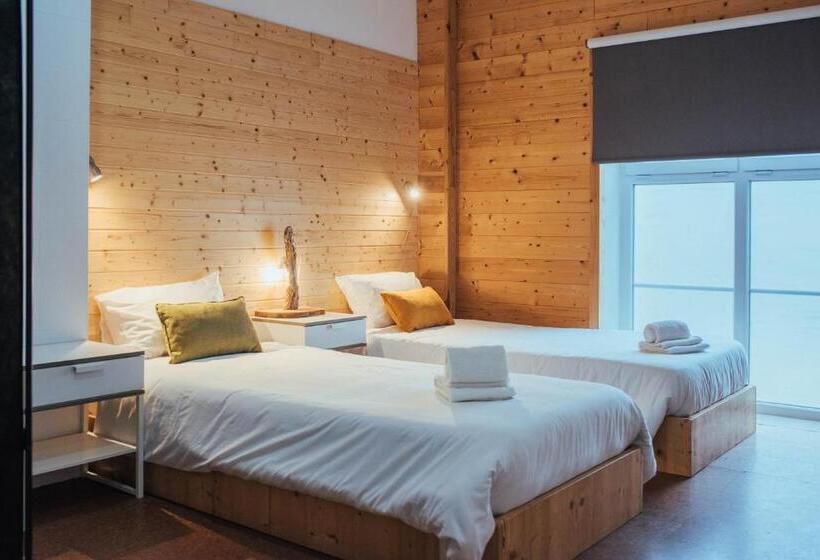 Номер Стандарт, Shark S Lodge