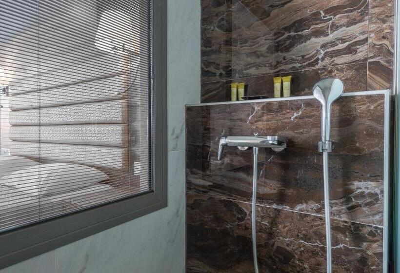 اتاق لوکس چهار تخته, Dionysos Hotel & Suites