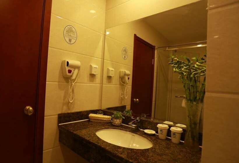 Семейный Номер, Greentree Inn Shandong Yantai Fushan District Yongda Street Express